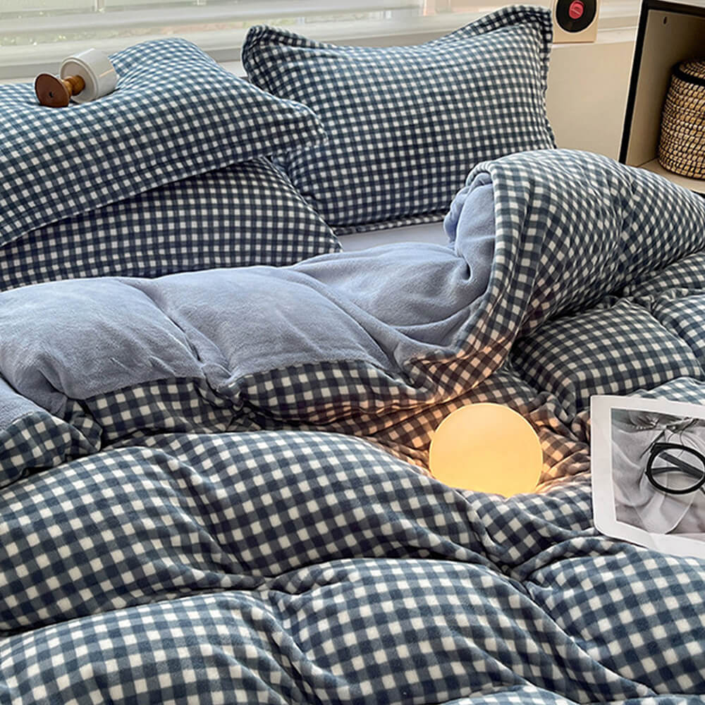 Anti-Static Cosy Plaid Milk Velvet Bed Sheet Set - Image 4