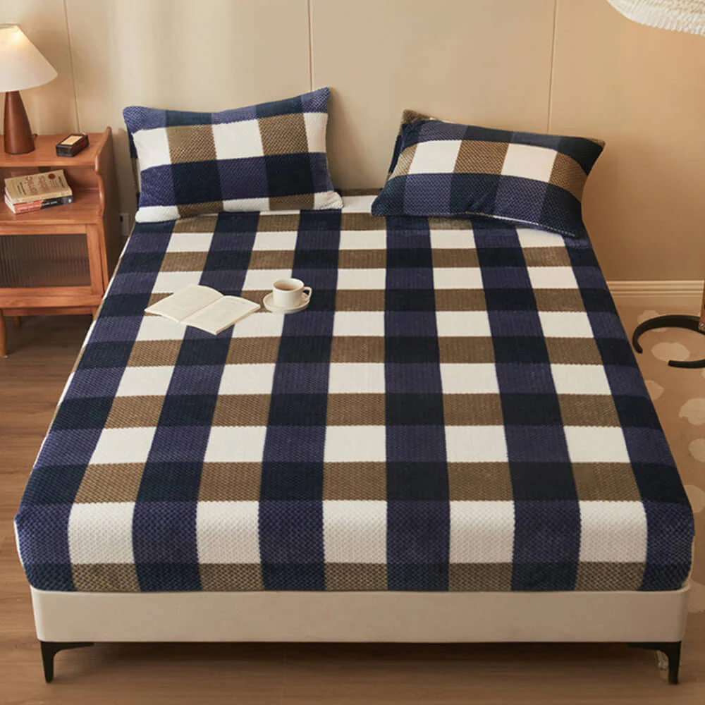 Classic Pineapple Grid Velvet Warm Fitted Sheet Mattress Cover - Image 10