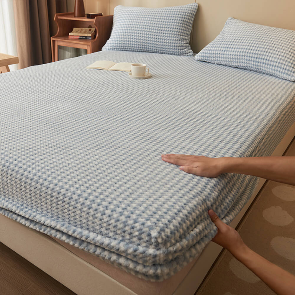 Classic Pineapple Grid Velvet Warm Fitted Sheet Mattress Cover - Image 16