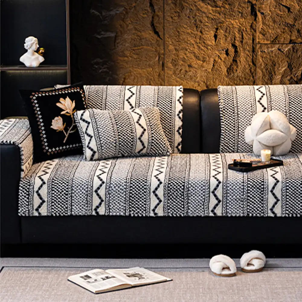 Classic Plaid Plush Scratch-Resistant Comfortable Non-Slip Couch Cover - Image 9