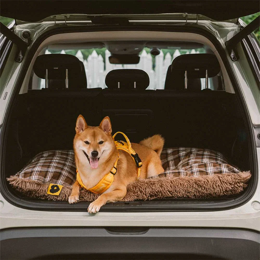 Classical Plaid Dual-Sided Removable Plush Calming Dog Mat - Image 9