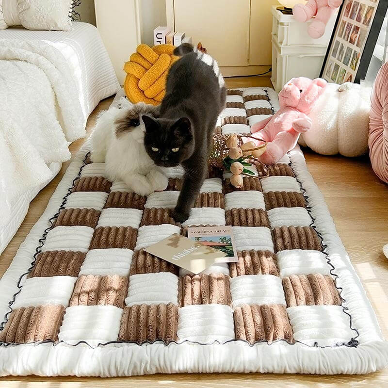 Cream-coloured Large Plaid Square Pet Carpet Bed Couch Cover - Image 3