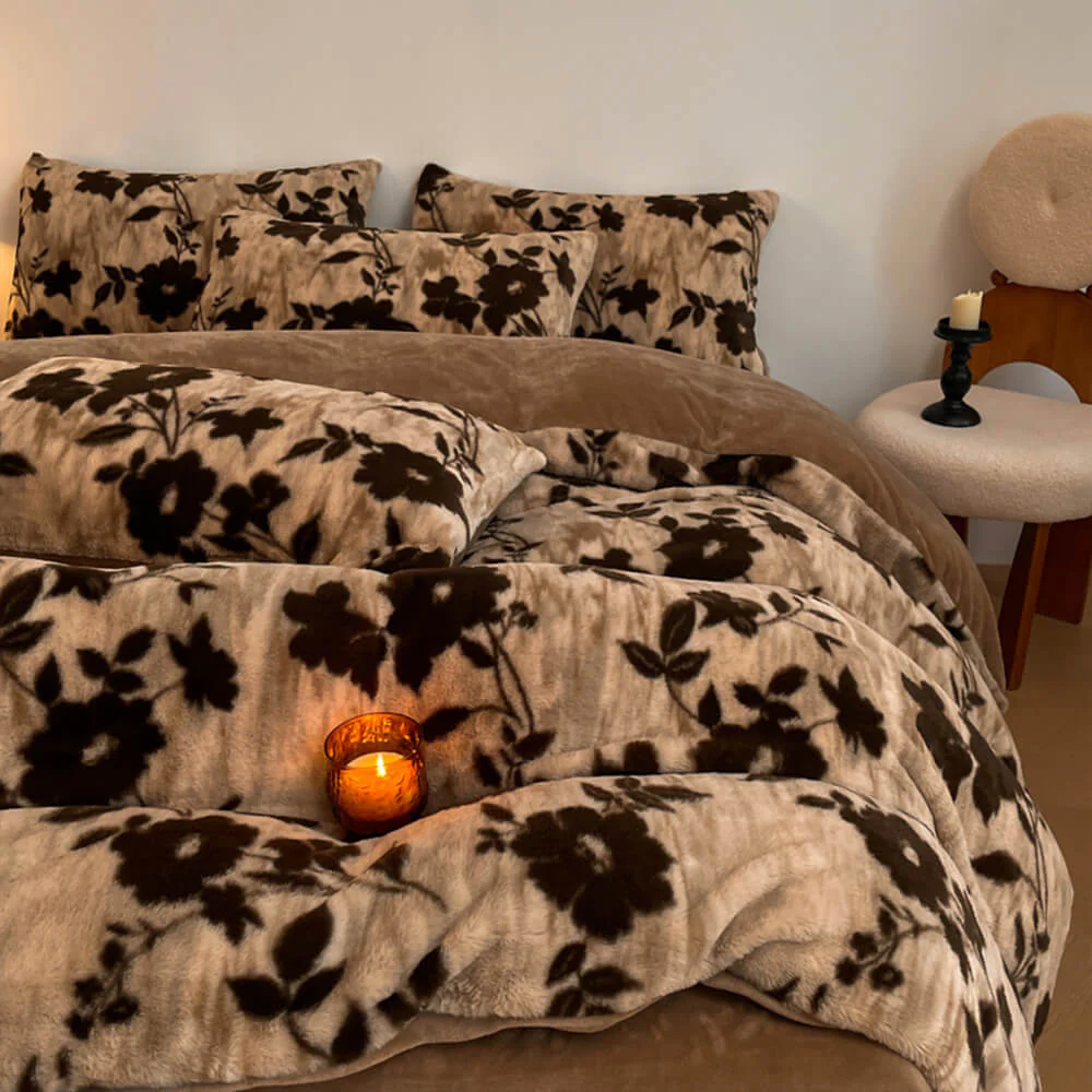 Deluxe Floral Double-Sided Velvet Dual Warmth Bed Sheet Set - Image 11