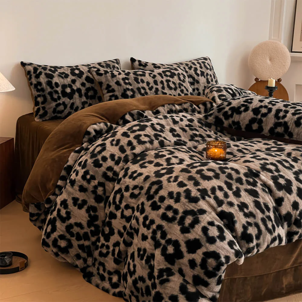 Deluxe Floral Double-Sided Velvet Dual Warmth Bed Sheet Set - Image 12