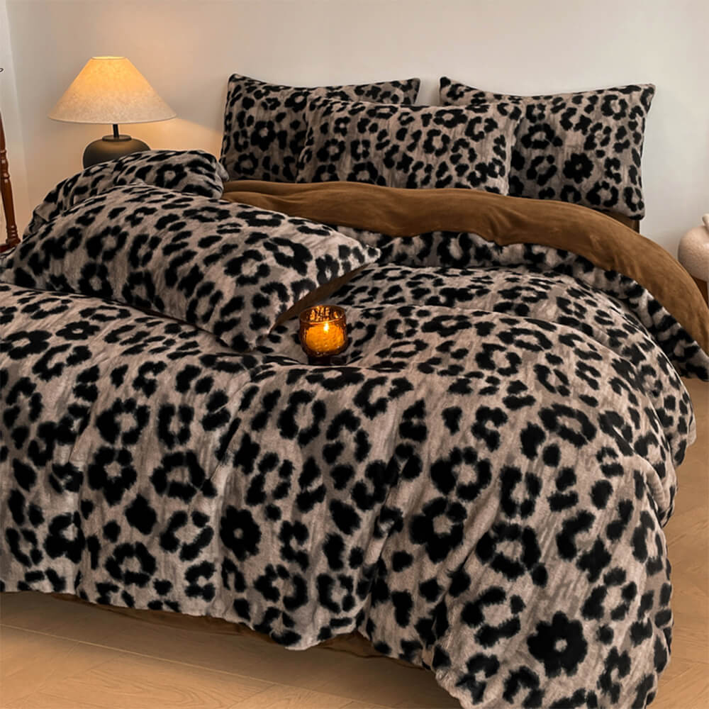 Deluxe Floral Double-Sided Velvet Dual Warmth Bed Sheet Set - Image 13