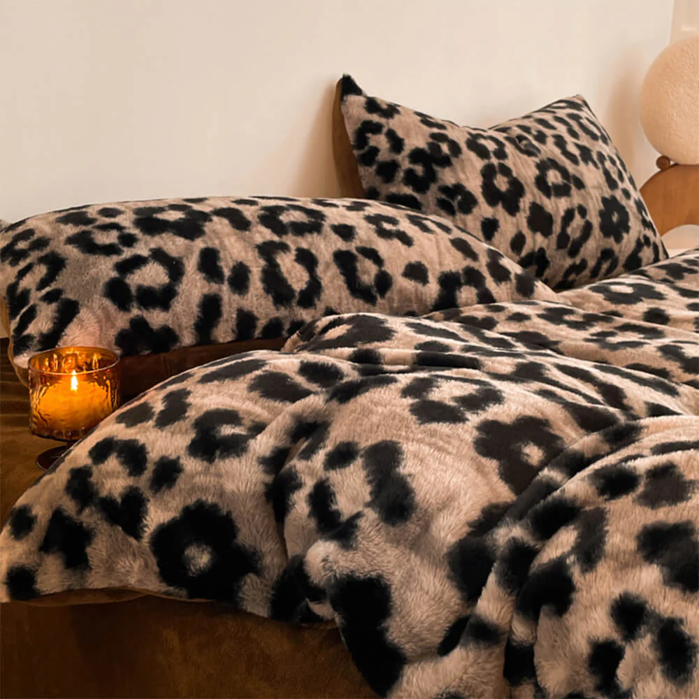 Deluxe Floral Double-Sided Velvet Dual Warmth Bed Sheet Set - Image 14