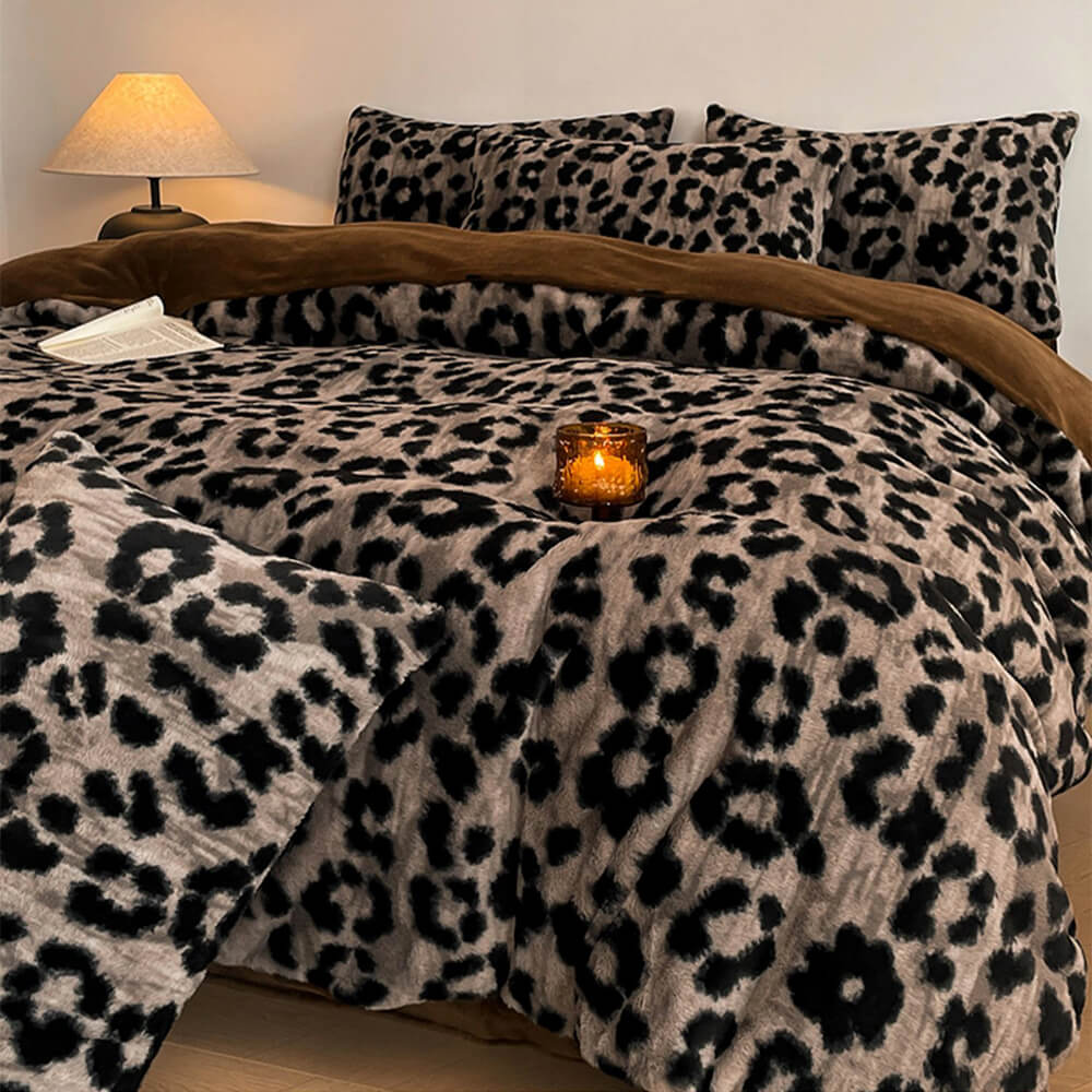 Deluxe Floral Double-Sided Velvet Dual Warmth Bed Sheet Set - Image 6