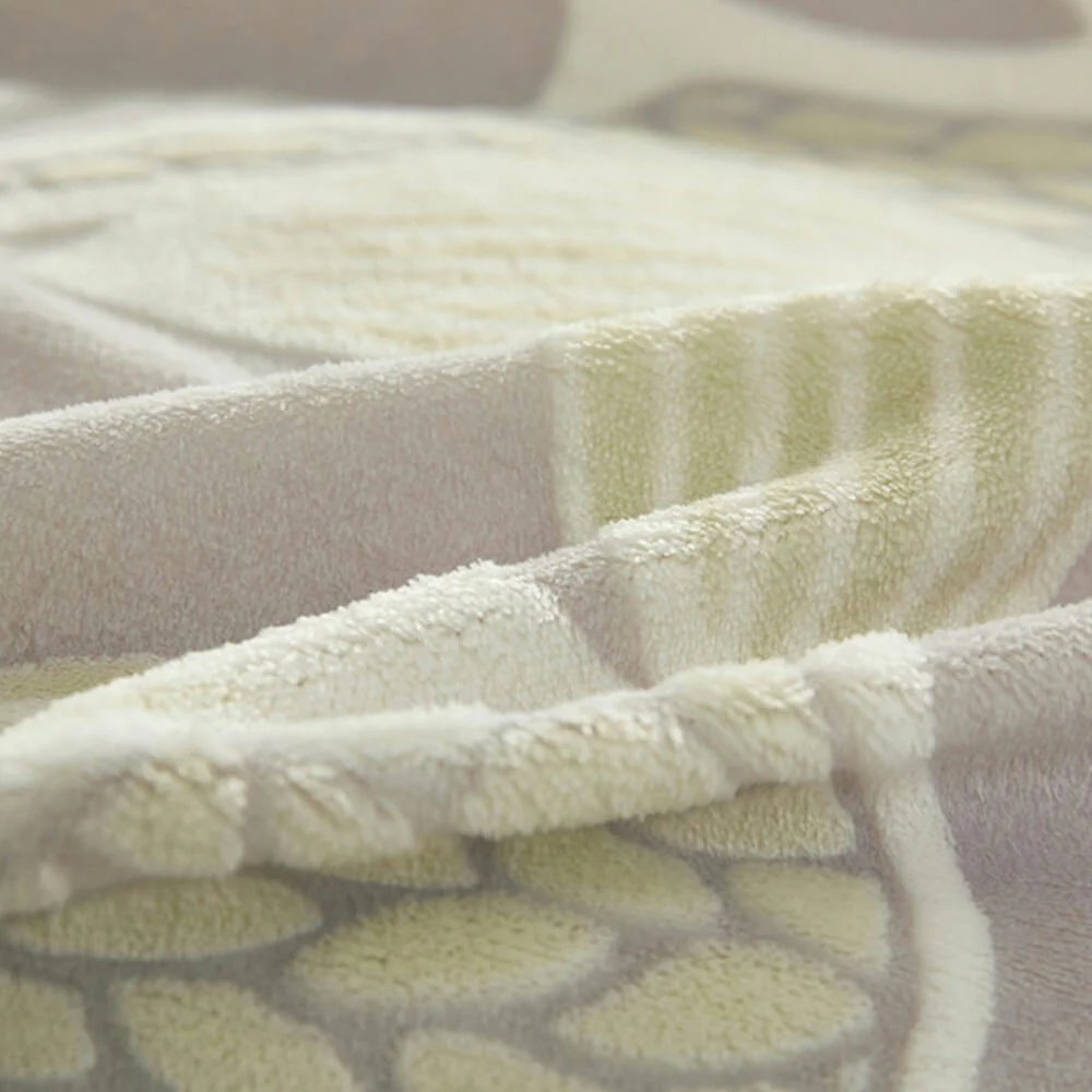 Elegant Botanical Pattern Milk Velvet Bed Sheet Set - Image 9