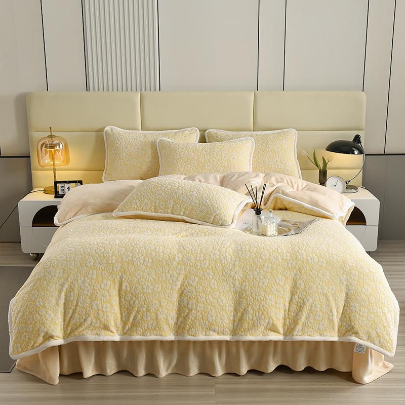 Elegant Carved Velvet Floral Bedding Skin-Friendly Bed Sheet Set - Image 10