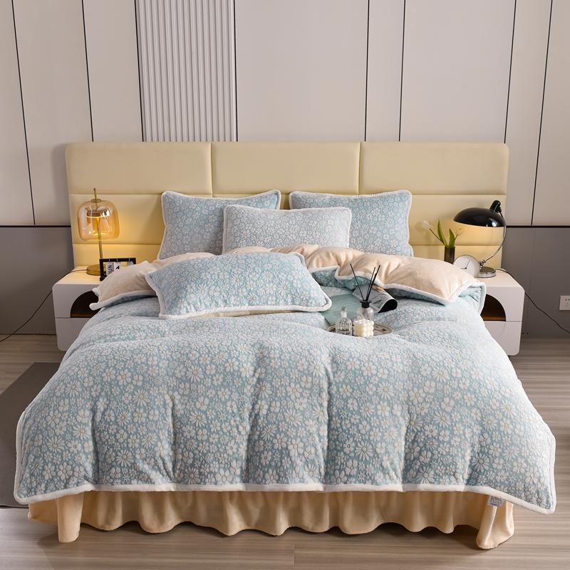 Elegant Carved Velvet Floral Bedding Skin-Friendly Bed Sheet Set - Image 14