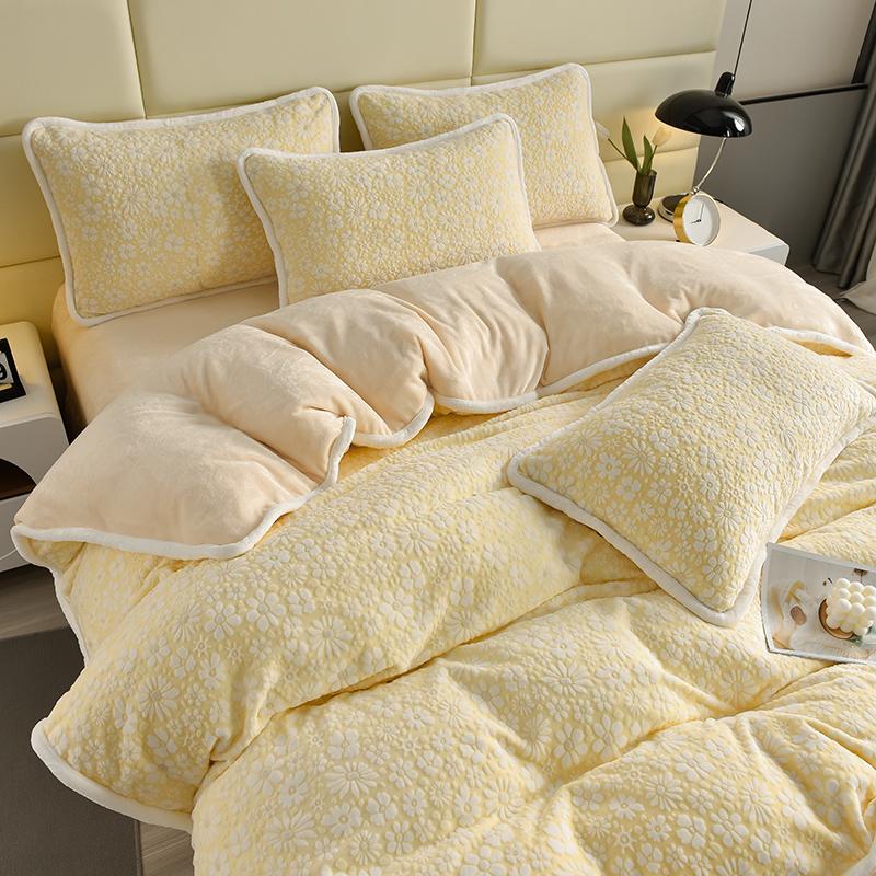 Elegant Carved Velvet Floral Bedding Skin-Friendly Bed Sheet Set - Image 3