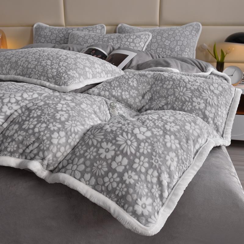 Elegant Carved Velvet Floral Bedding Skin-Friendly Bed Sheet Set - Image 5