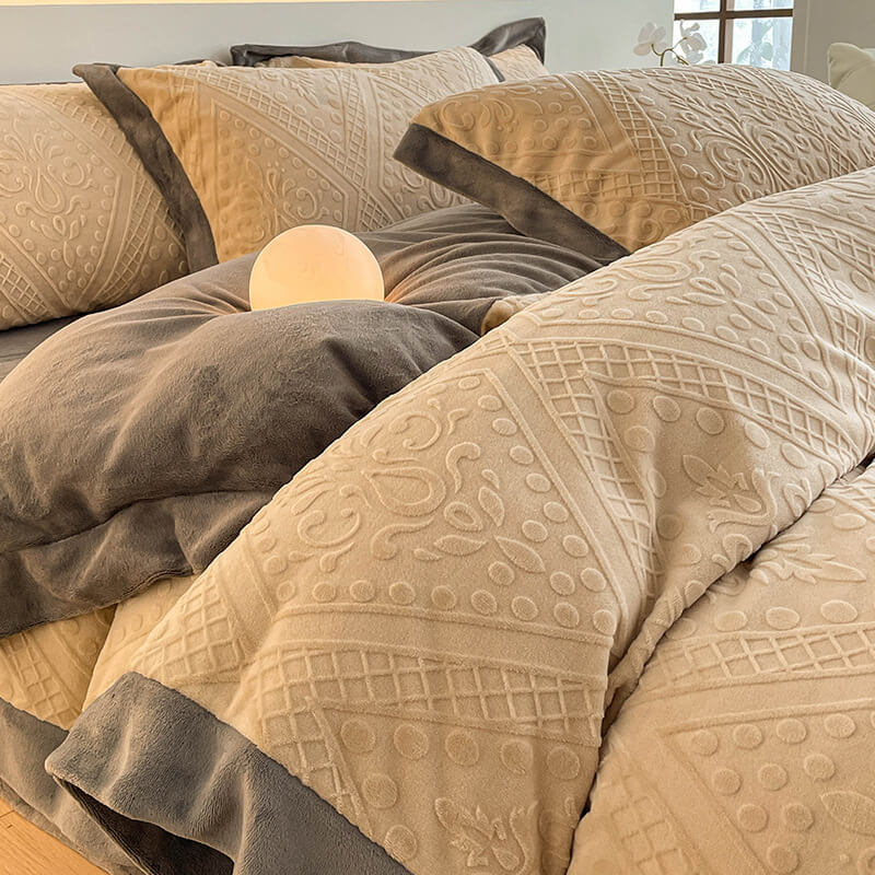 Jacquard Light Luxury Double-Sided Velvet Skin-Friendly Warm Bed Sheet Set - Image 7