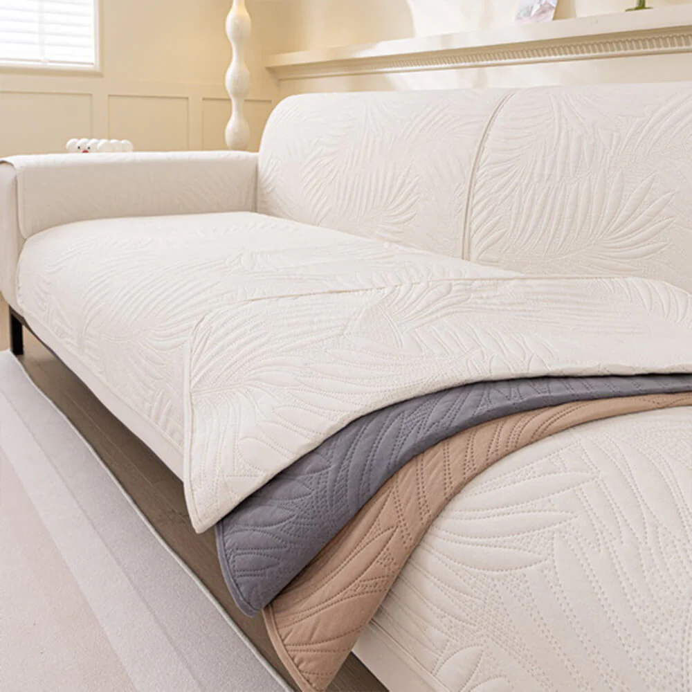 Large Leaf Pattern Water-resistant Sofa Protector Non-Slip Couch Cover - Image 4