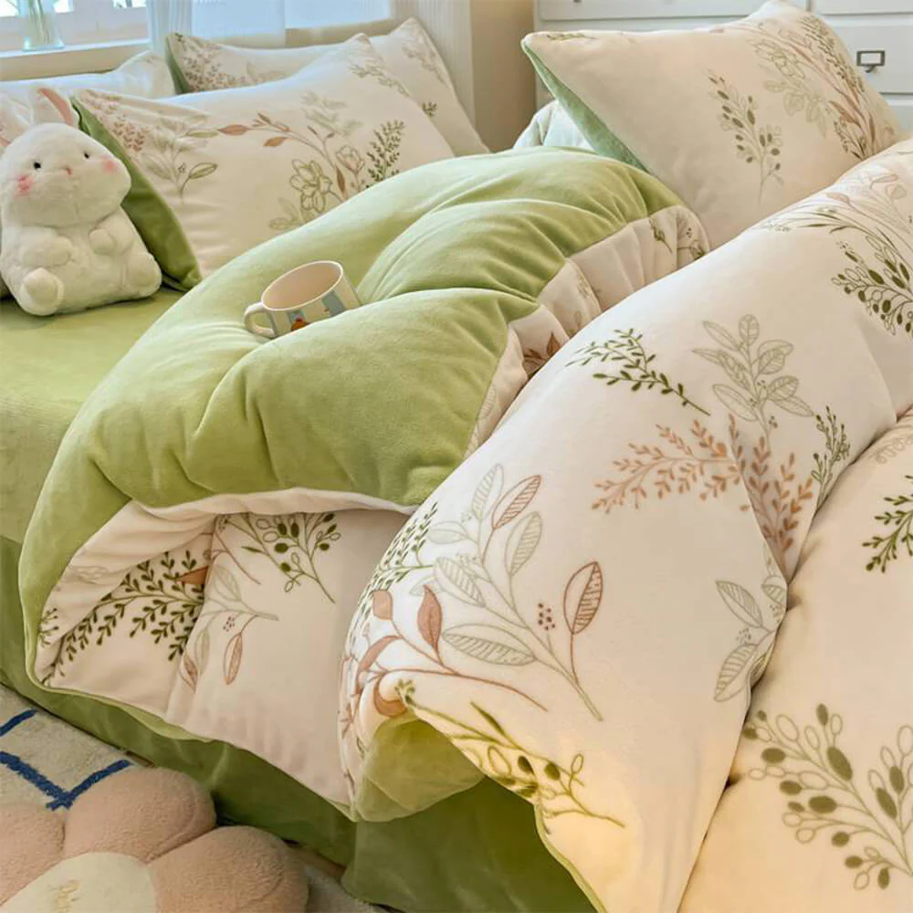 Line Art Milk Velvet Warm Bedding Protector Bed Sheet Set - Image 12