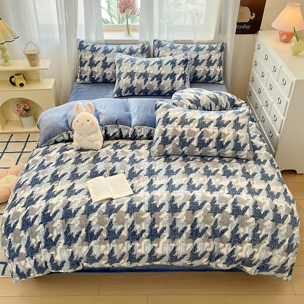 Line Art Milk Velvet Warm Bedding Protector Bed Sheet Set - Image 2