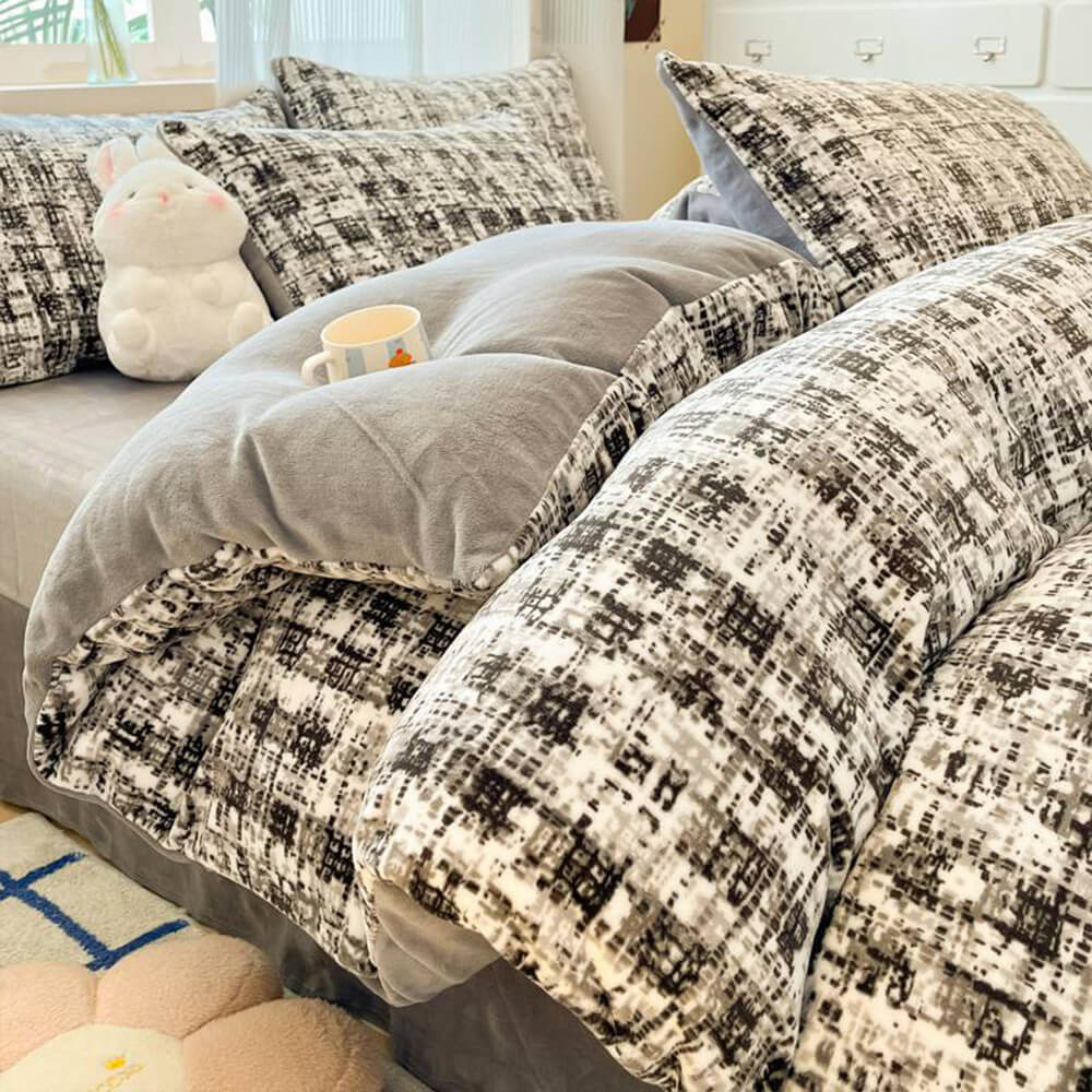 Line Art Milk Velvet Warm Bedding Protector Bed Sheet Set - Image 8
