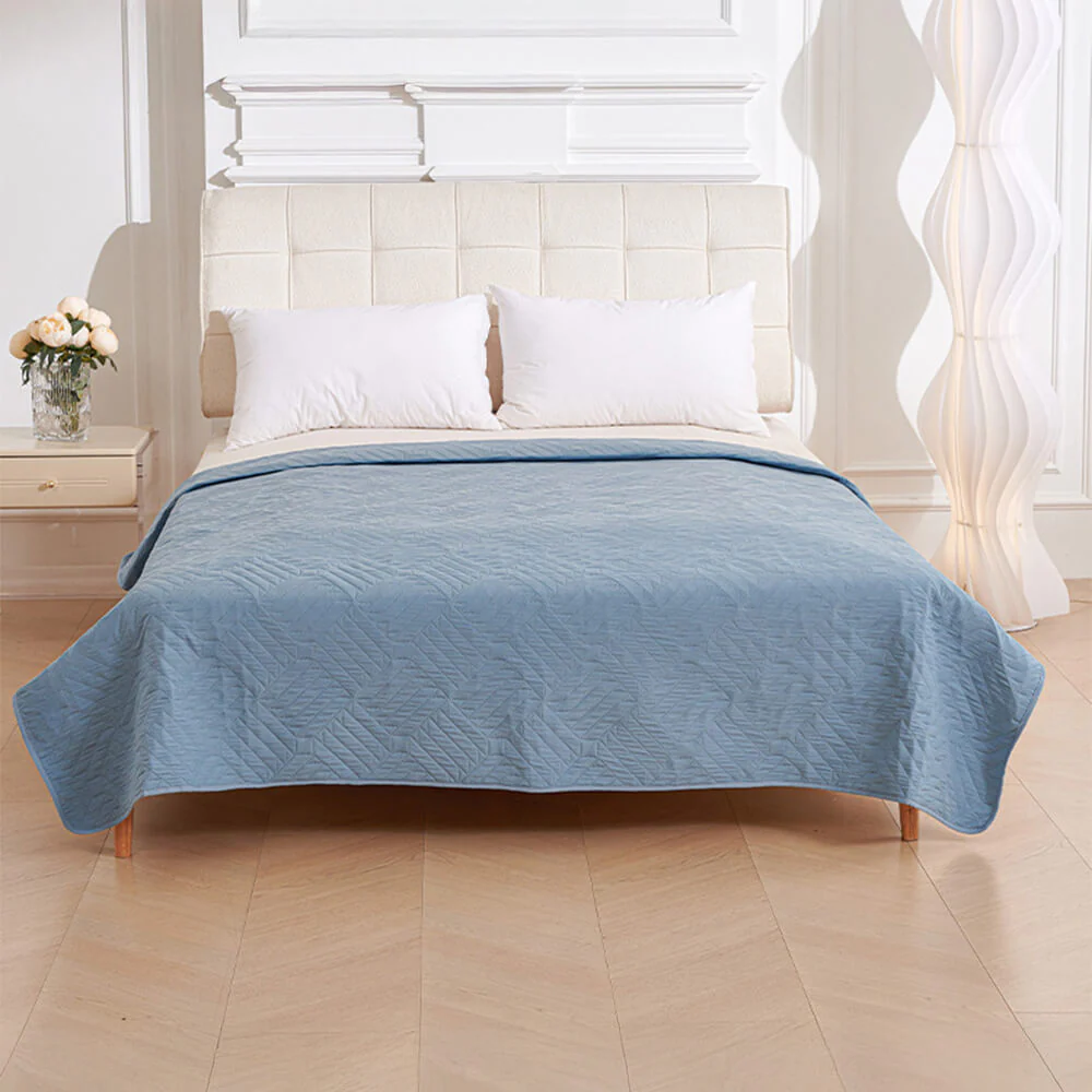 Multifunctional Water-resistant Urine Proof & Washable Pet Blanket Bed Cover - Image 10