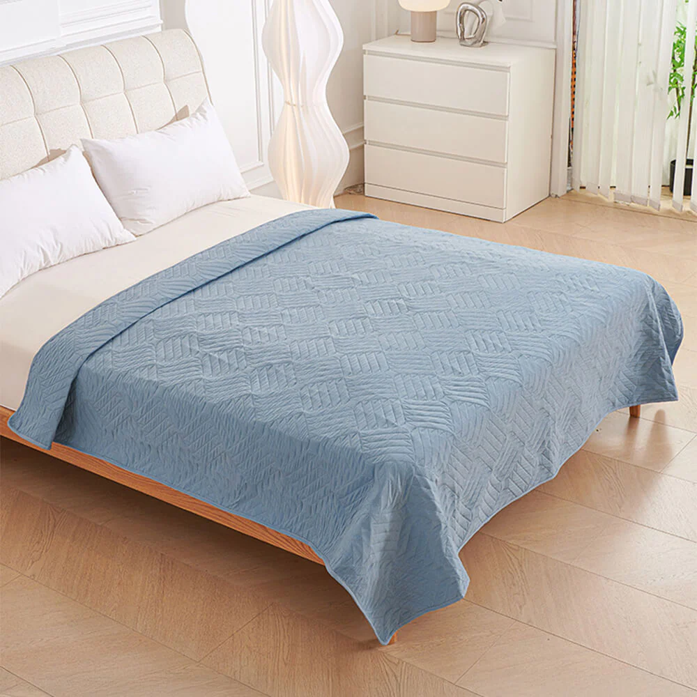 Multifunctional Water-resistant Urine Proof & Washable Pet Blanket Bed Cover - Image 7