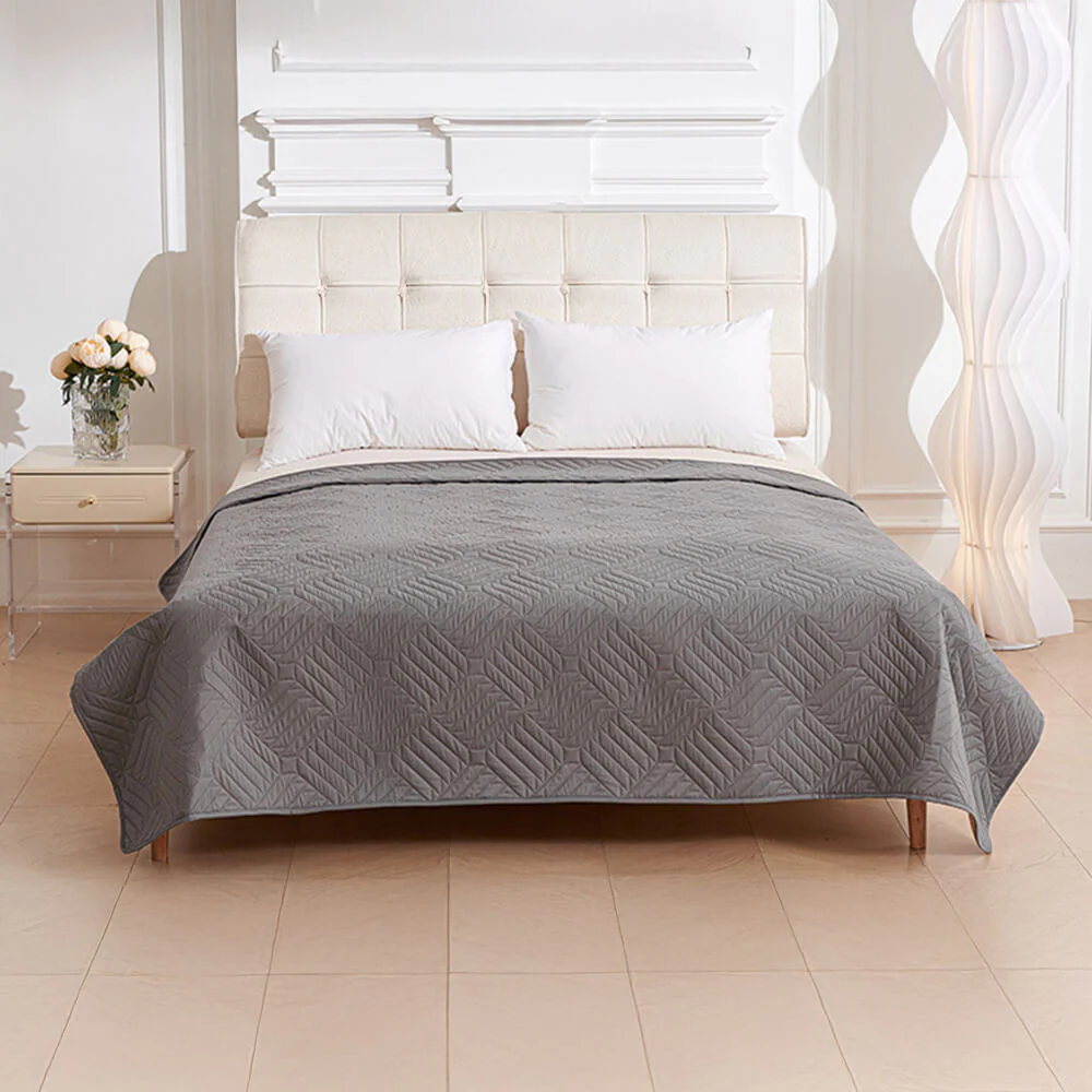 Multifunctional Water-resistant Urine Proof & Washable Pet Blanket Bed Cover - Image 9
