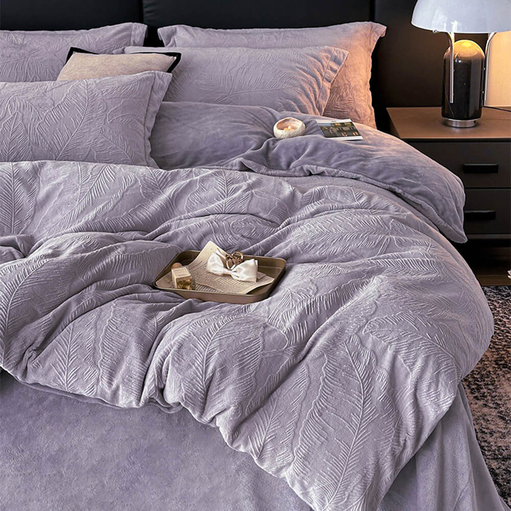 Natural Leaf Embossed Warm Milk Velvet Bed Sheet Set - Image 18