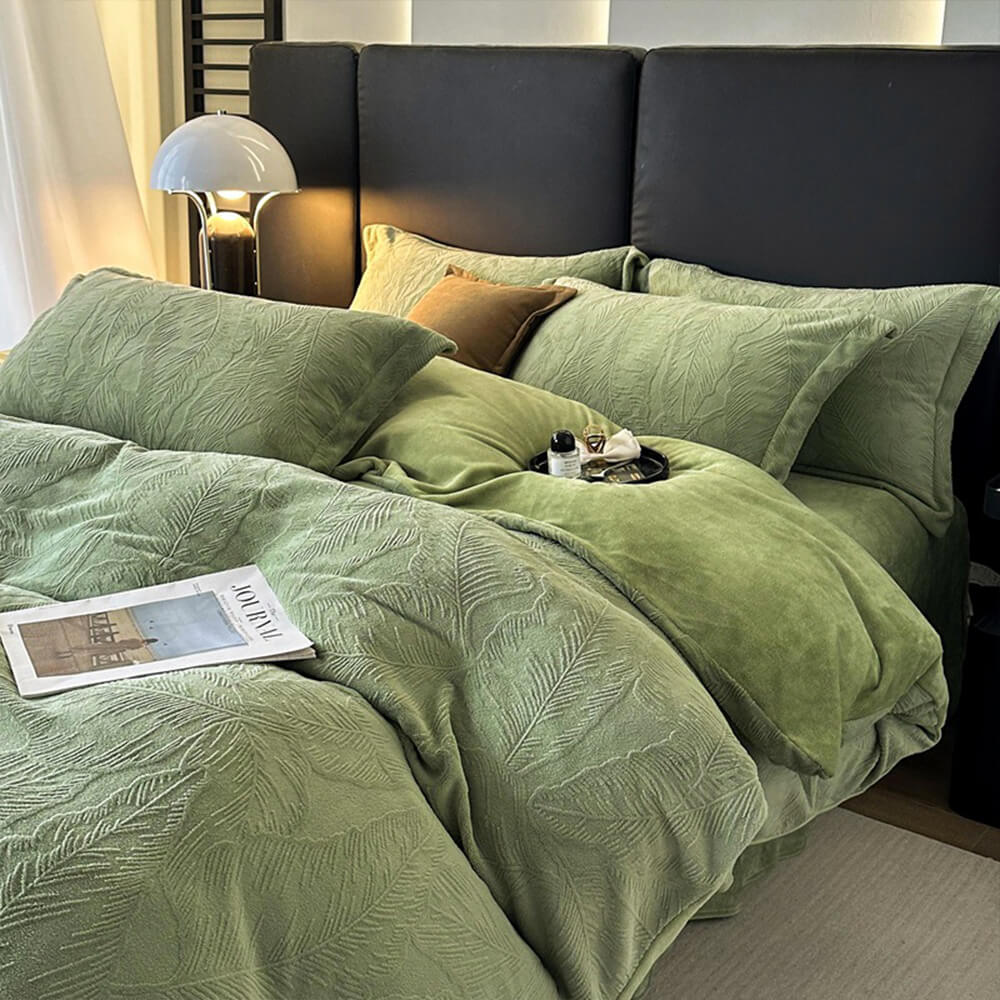 Natural Leaf Embossed Warm Milk Velvet Bed Sheet Set - Image 2