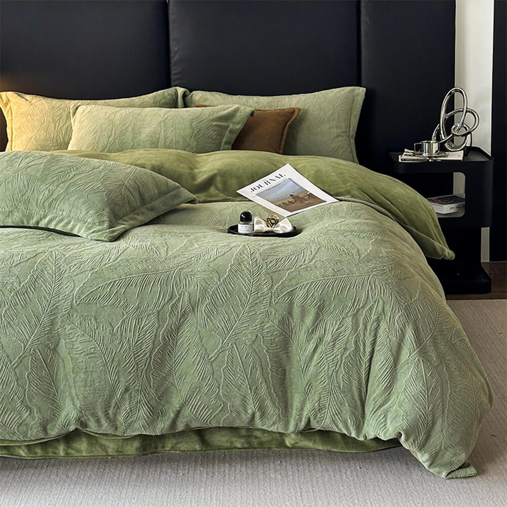 Natural Leaf Embossed Warm Milk Velvet Bed Sheet Set - Image 5