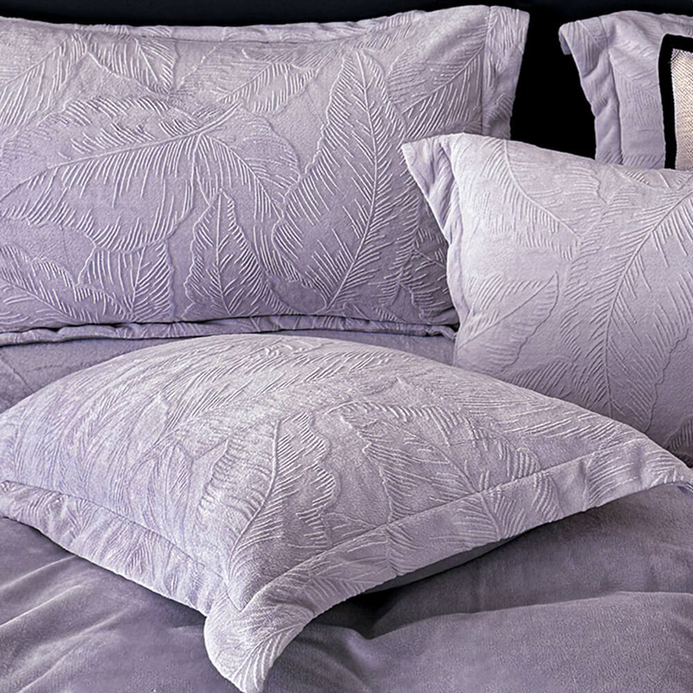 Natural Leaf Embossed Warm Milk Velvet Bed Sheet Set - Image 7