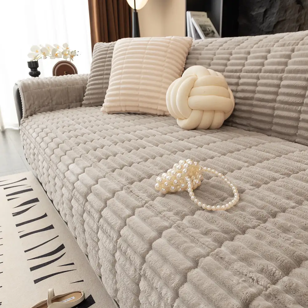 One-Piece Cozy Flannel Sofa Protection Non-Slip Couch Cover - Image 2