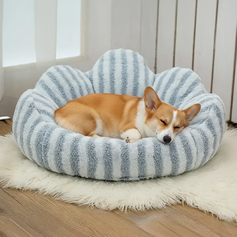 Petal-Shaped Striped Plush Pet Sofa Bed - Image 2