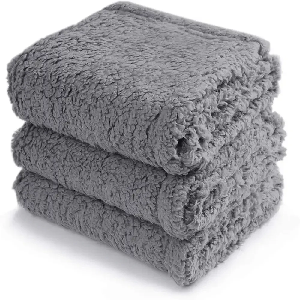 Polar Fleece Comfortable Warm Multifunctional Pet Blanket - Image 11