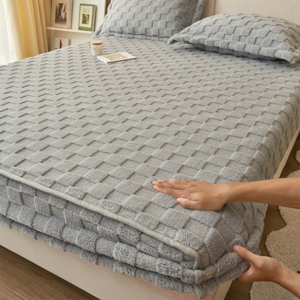 Premium Soft Chequerboard Plush Fitted Sheet Mattress Cover