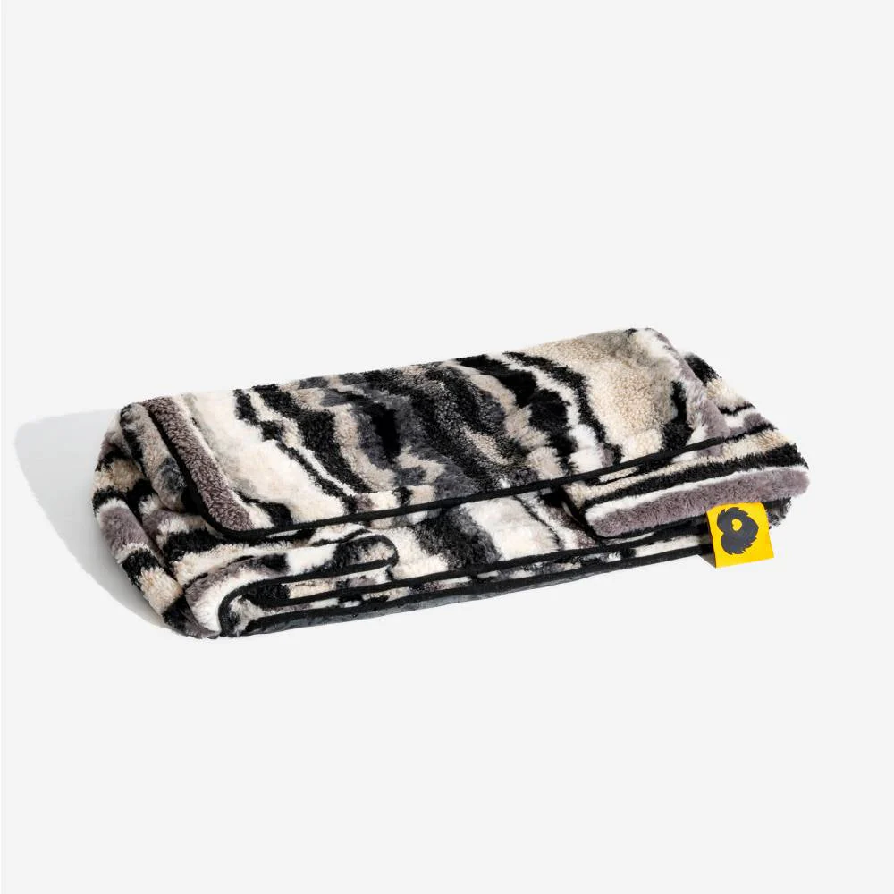 Trendy Striped Faux Lambswool Double Layer Dog & Cat Sofa Bed - Image 25