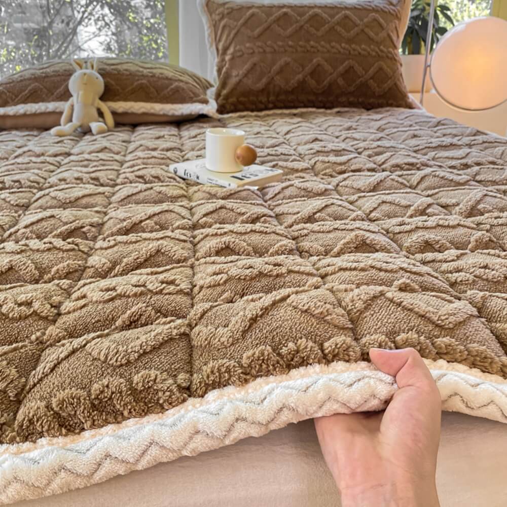 Twisted Jacquard Plush Thick Comfortable Non-Slip Mattress Topper - Image 9
