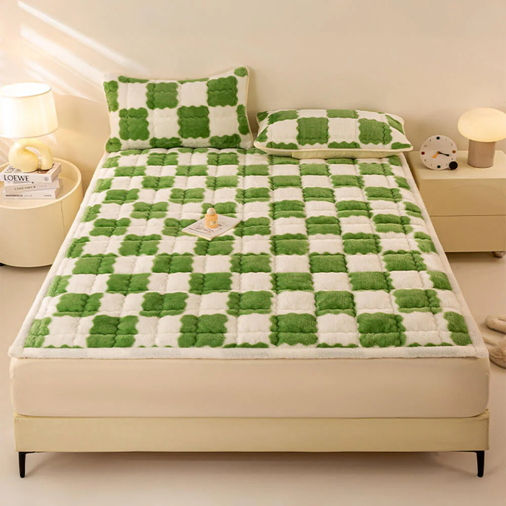 Warm Chequerboard Plush Mattress Topper and Pillowcase - Image 12