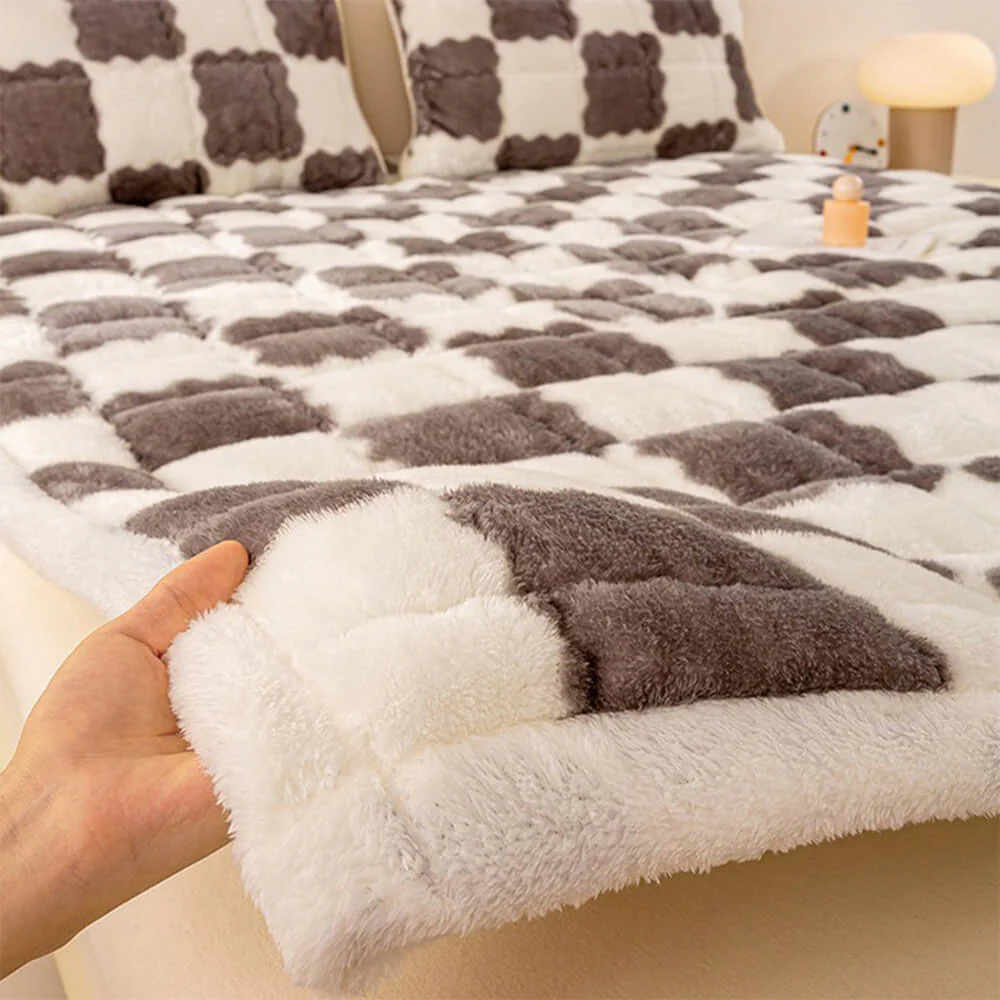 Warm Chequerboard Plush Mattress Topper and Pillowcase - Image 13