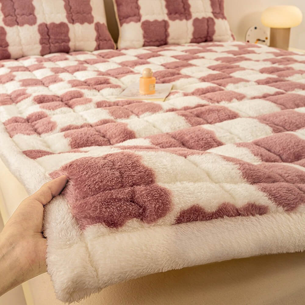 Warm Chequerboard Plush Mattress Topper and Pillowcase - Image 16