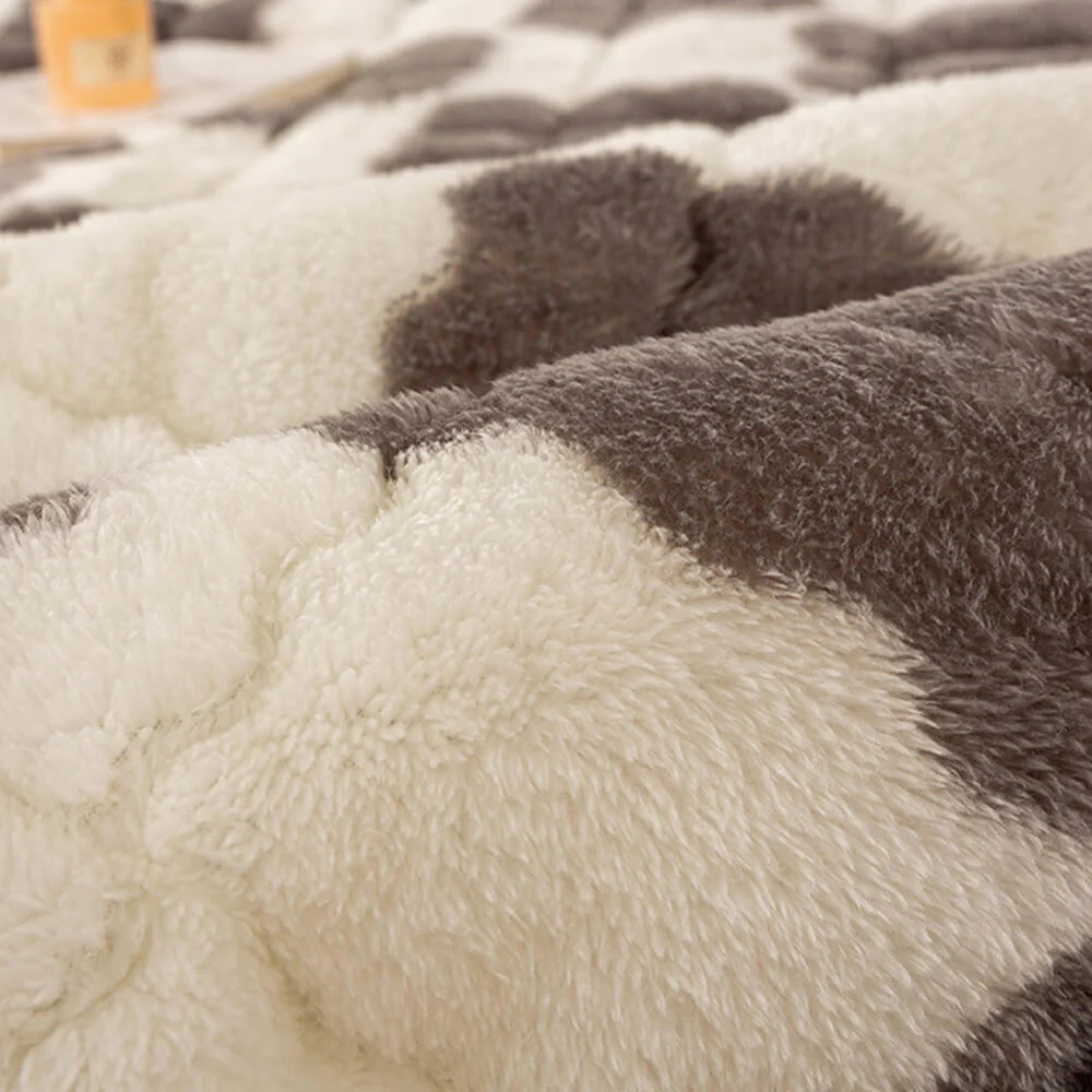 Warm Chequerboard Plush Mattress Topper and Pillowcase - Image 18