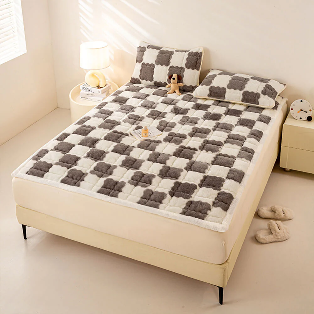 Warm Chequerboard Plush Mattress Topper and Pillowcase - Image 22